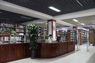 二楼东-医学图书借阅室