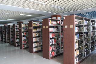 三楼东-社科图书借阅室